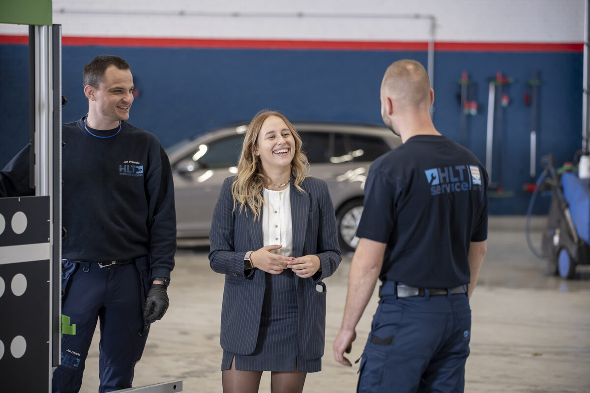 Contact — We Speak English